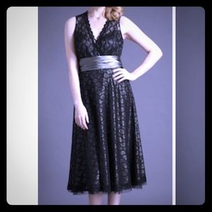 💐 Laura Ashley silver and black lace cocktail dress